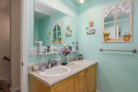 5a Intervale Court Hudson NH 03051
