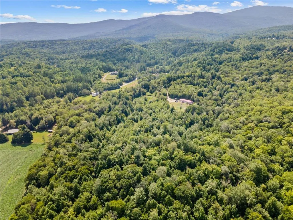 0 - Lot D Jeans Way Stowe VT 05672
