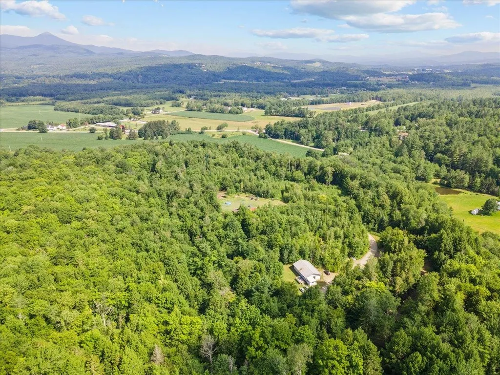 0 - Lot D Jeans Way Stowe VT 05672