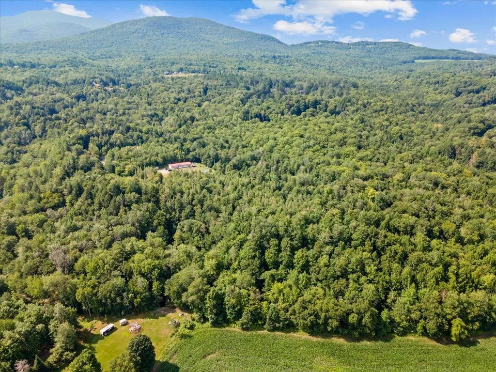 0 - Lot D Jeans Way Stowe VT 05672