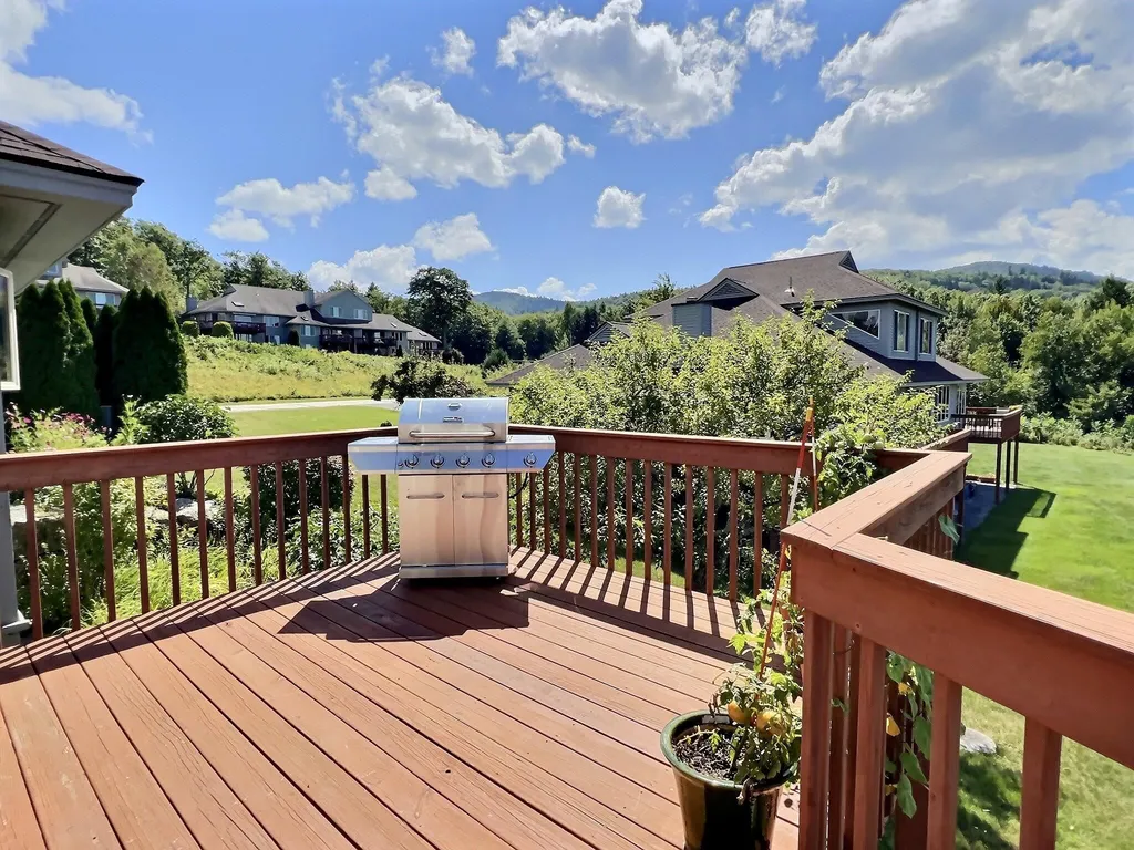 18 North Peak Village Newbury NH 03255