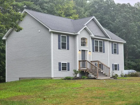 86 Bog Road, Concord, NH 03303 | 4930438 | Vanessa Stone