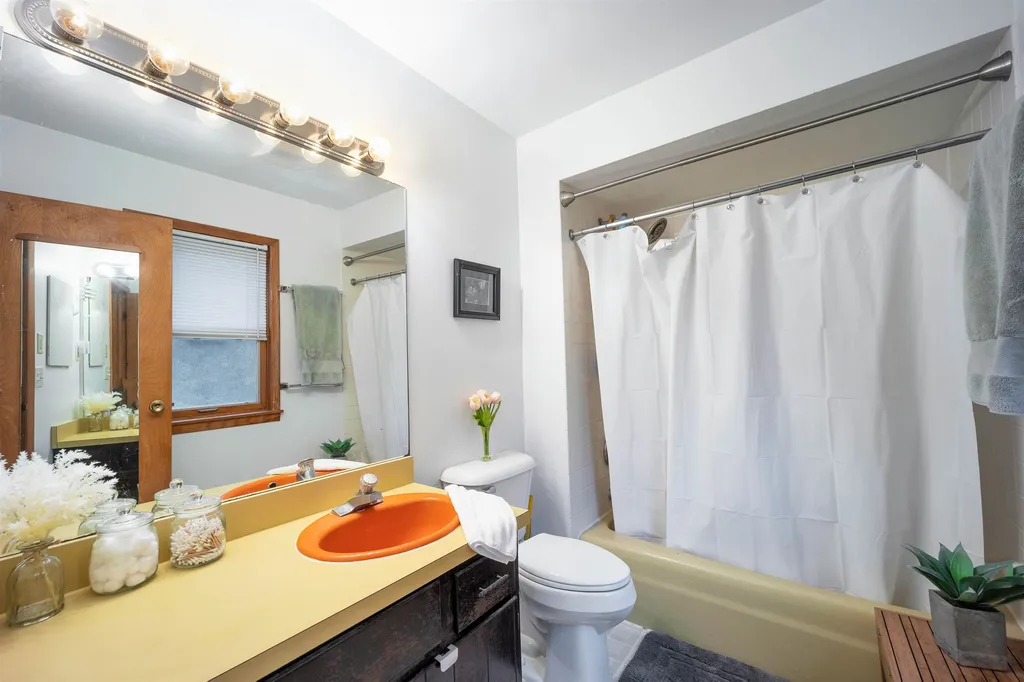 293 Collamer Circle Shelburne VT 05482