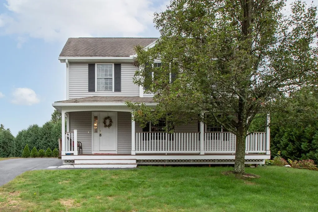 4 Devinne Drive Concord NH 03301