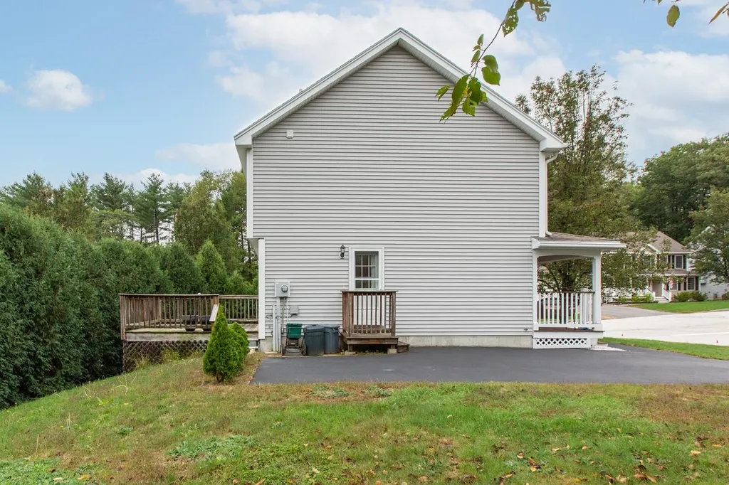4 Devinne Drive Concord NH 03301