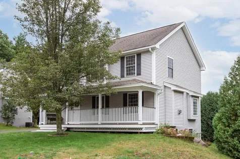 4 Devinne Drive Concord NH 03301