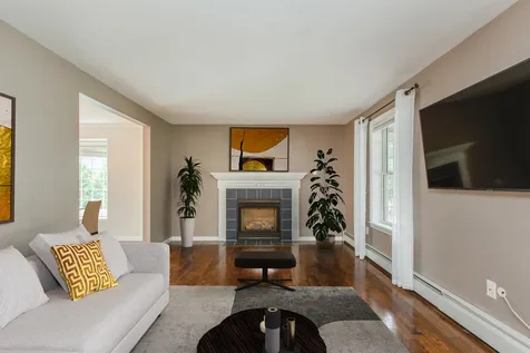 4 Devinne Drive Concord NH 03301