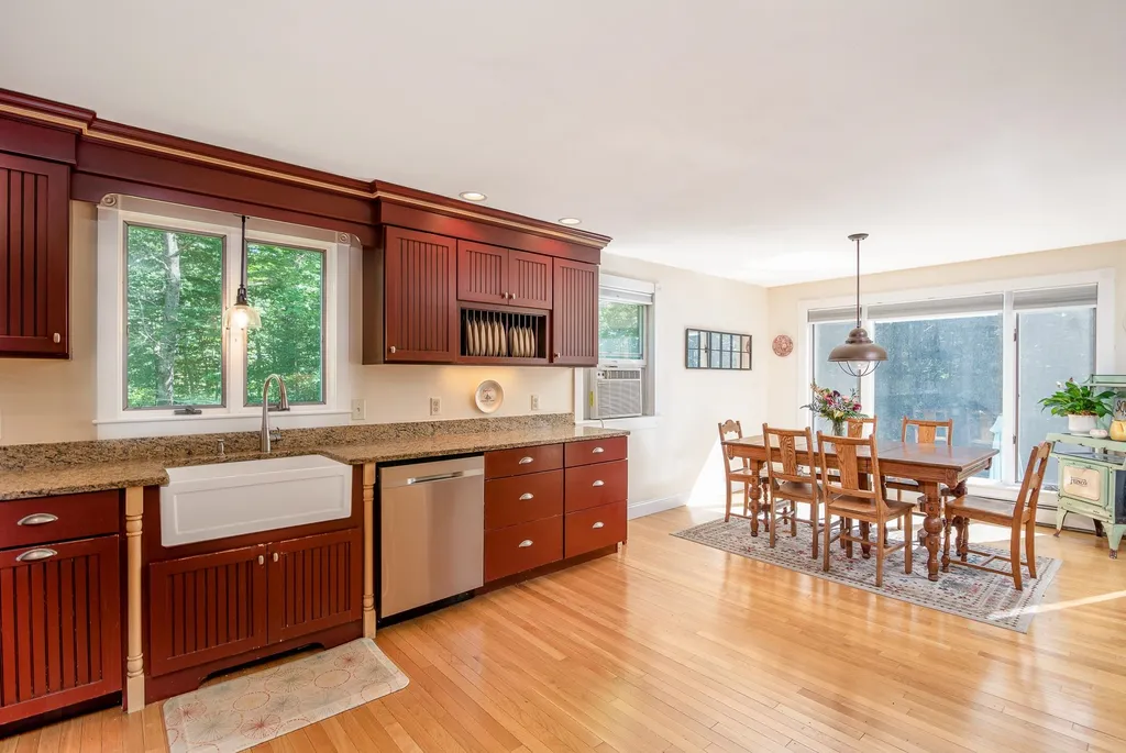 52 Estes Road Rochester NH 03839-5412