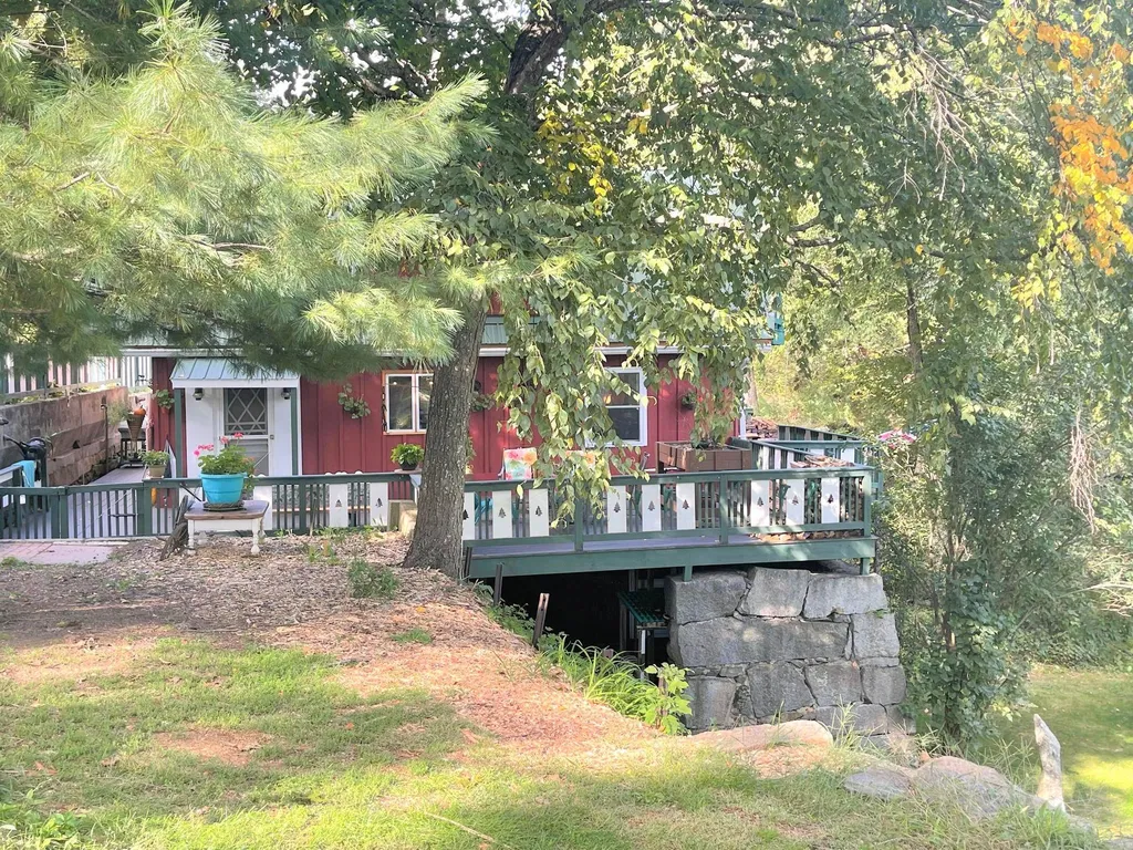282 Second Crown Point Road Barrington NH 03825