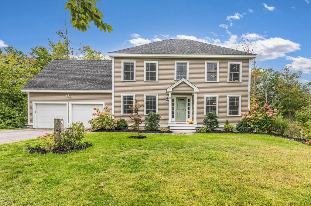 73 Village Place Drive Barrington NH 03825