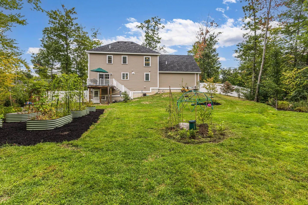 73 Village Place Drive Barrington NH 03825