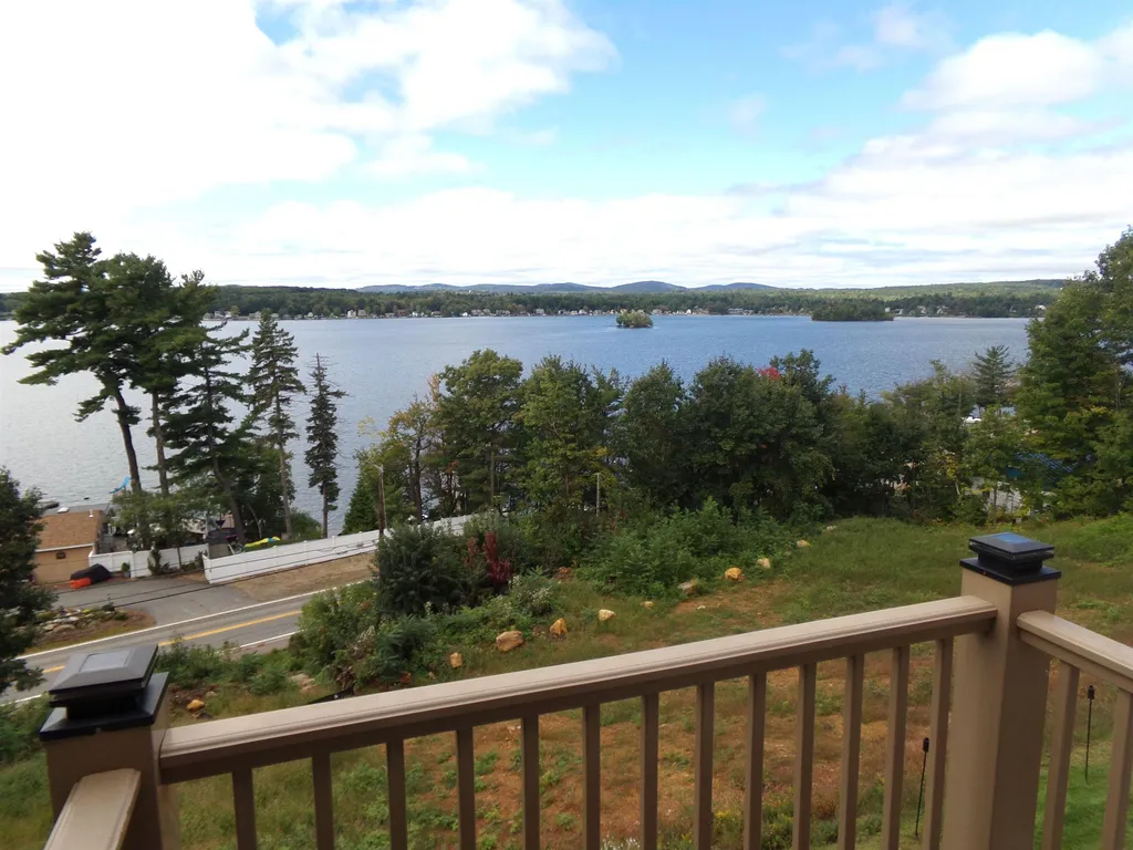 30 White Oaks Road Laconia NH 03246