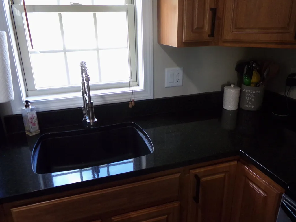 30 White Oaks Road Laconia NH 03246