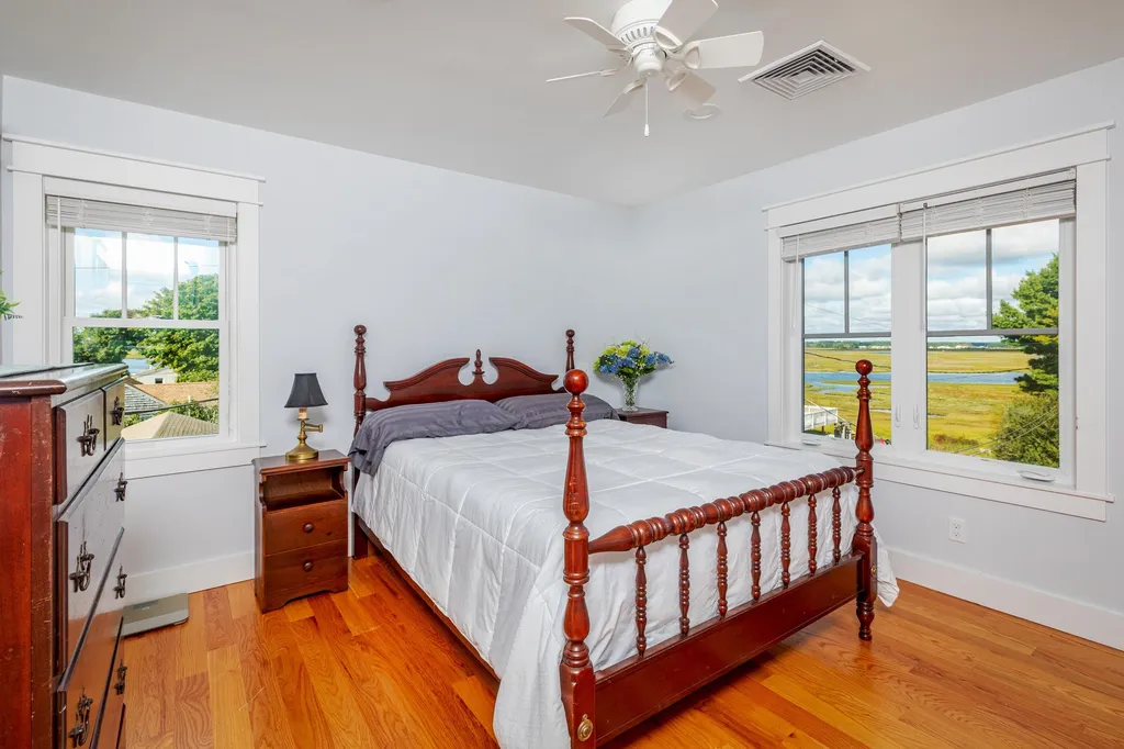 6 Cora Avenue Hampton NH 03842