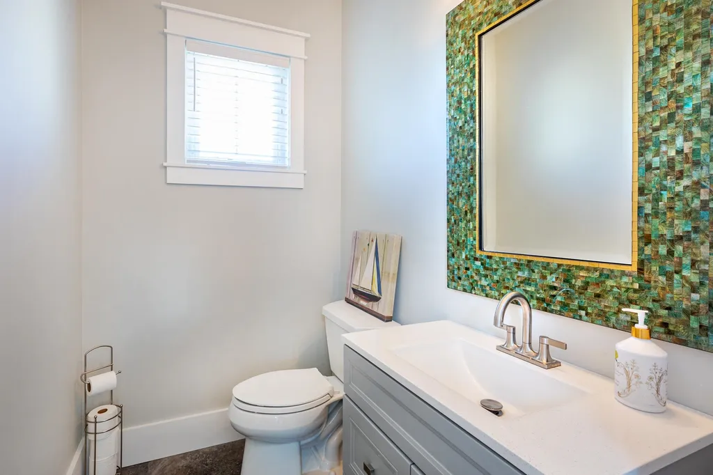 6 Cora Avenue Hampton NH 03842