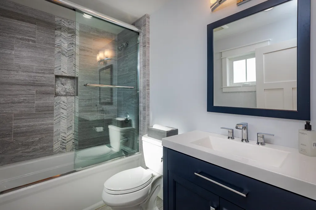 6 Cora Avenue Hampton NH 03842