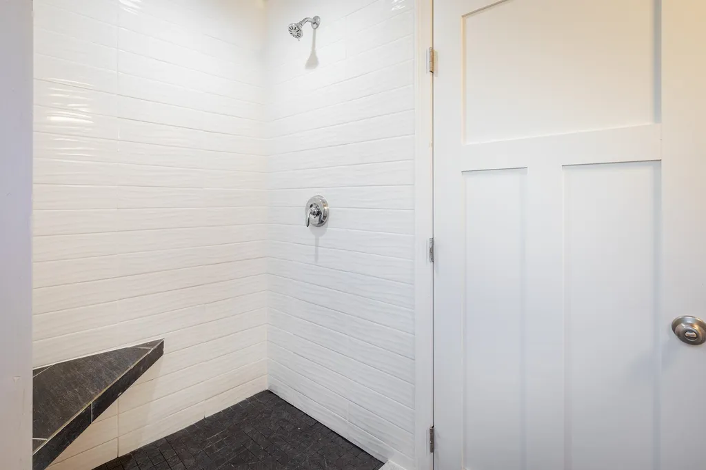 6 Cora Avenue Hampton NH 03842