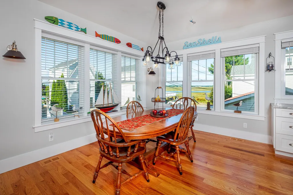6 Cora Avenue Hampton NH 03842