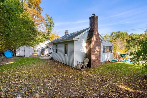 32 Border Street Amherst NH 03031