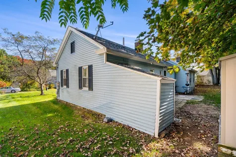 32 Border Street Amherst NH 03031