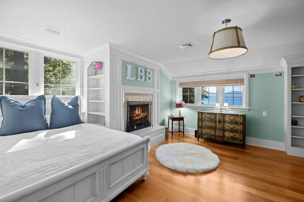308 & 309 Sewall Road Wolfeboro NH 03894