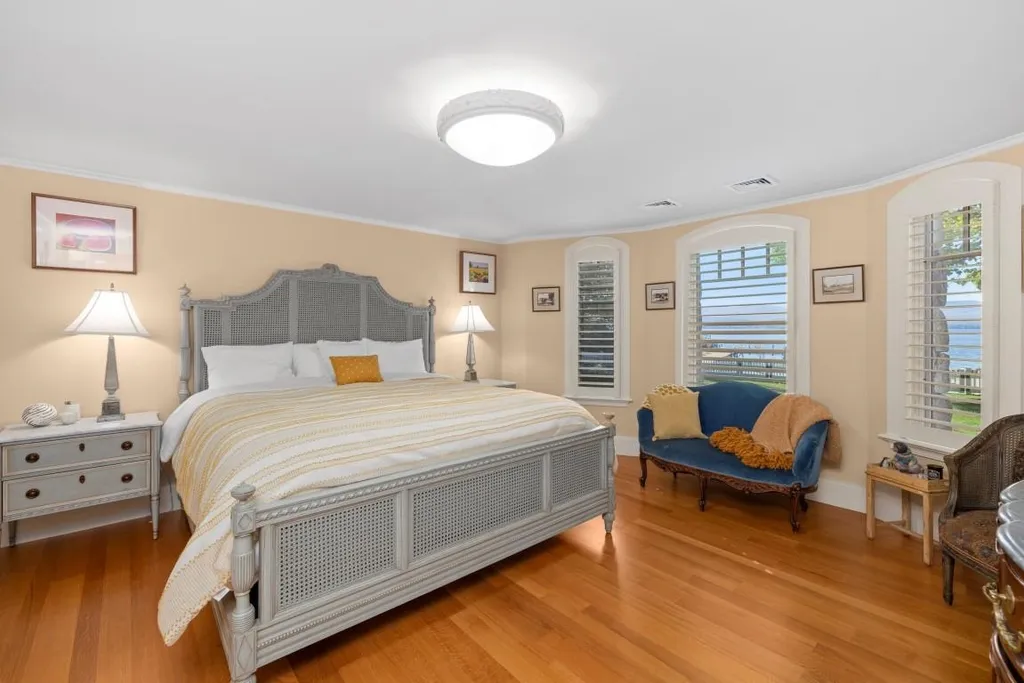 308 & 309 Sewall Road Wolfeboro NH 03894