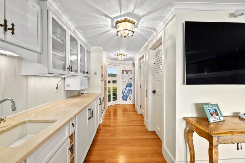 308 & 309 Sewall Road Wolfeboro NH 03894