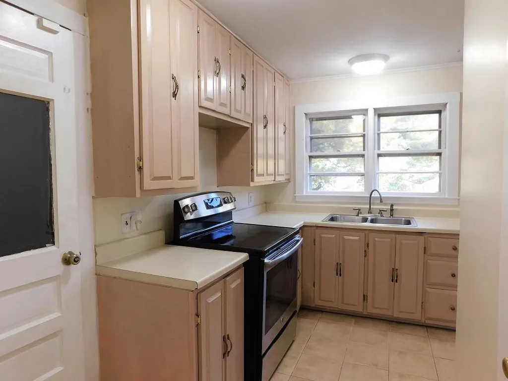 82 Garrity Road Lee NH 03861