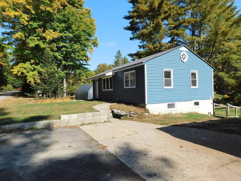 82 Garrity Road Lee NH 03861