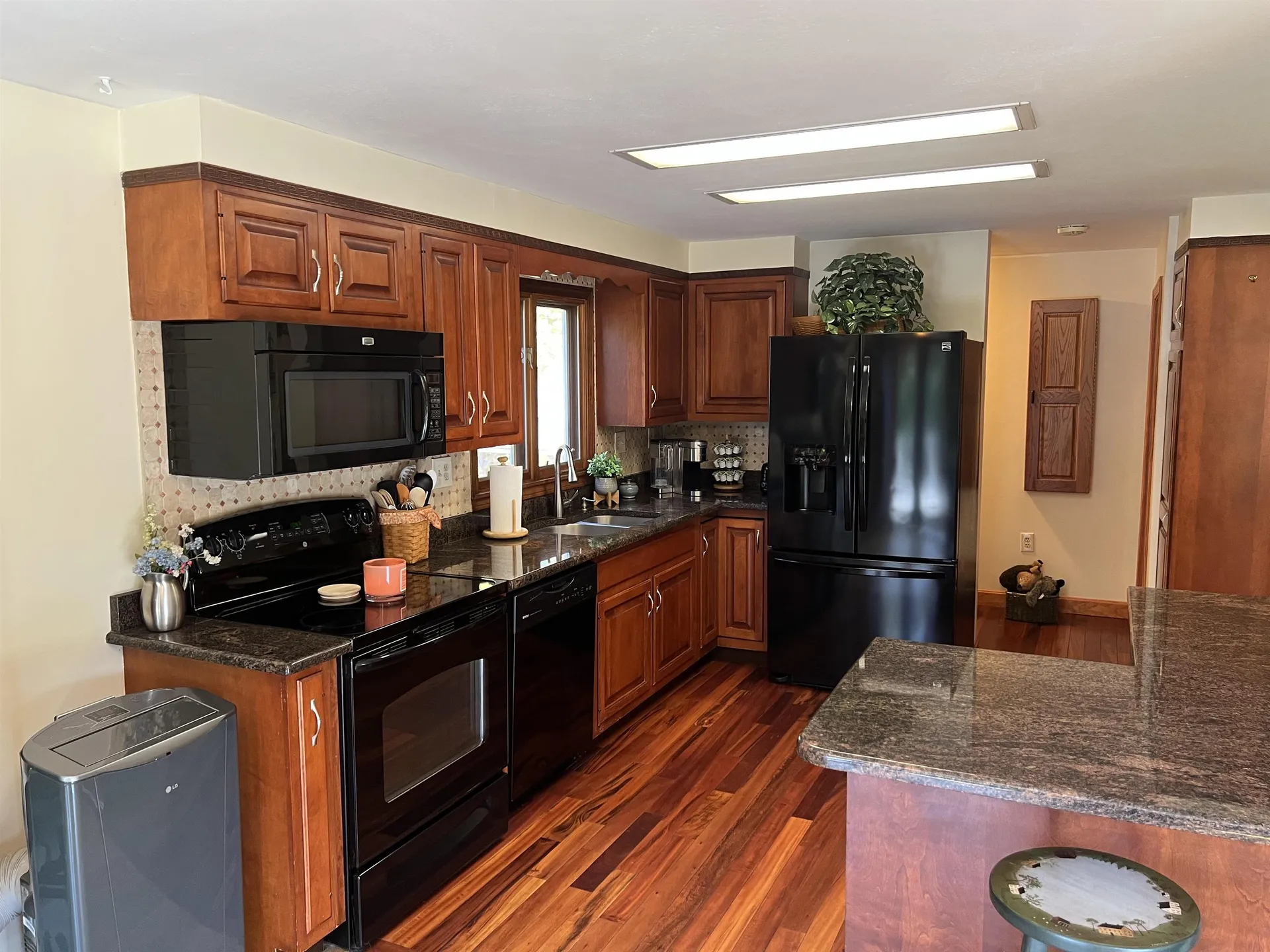 33 Meetinghouse Road Merrimack NH 03054