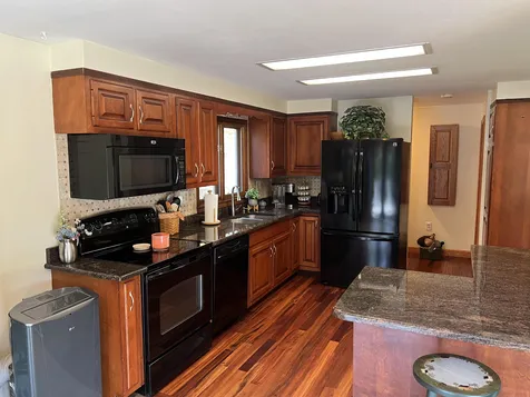33 Meetinghouse Road Merrimack NH 03054