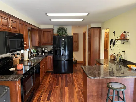 33 Meetinghouse Road Merrimack NH 03054