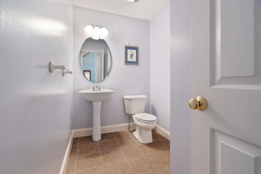 25 Lilac Lane Newmarket NH 03857