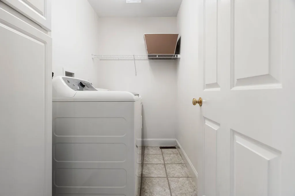 25 Lilac Lane Newmarket NH 03857