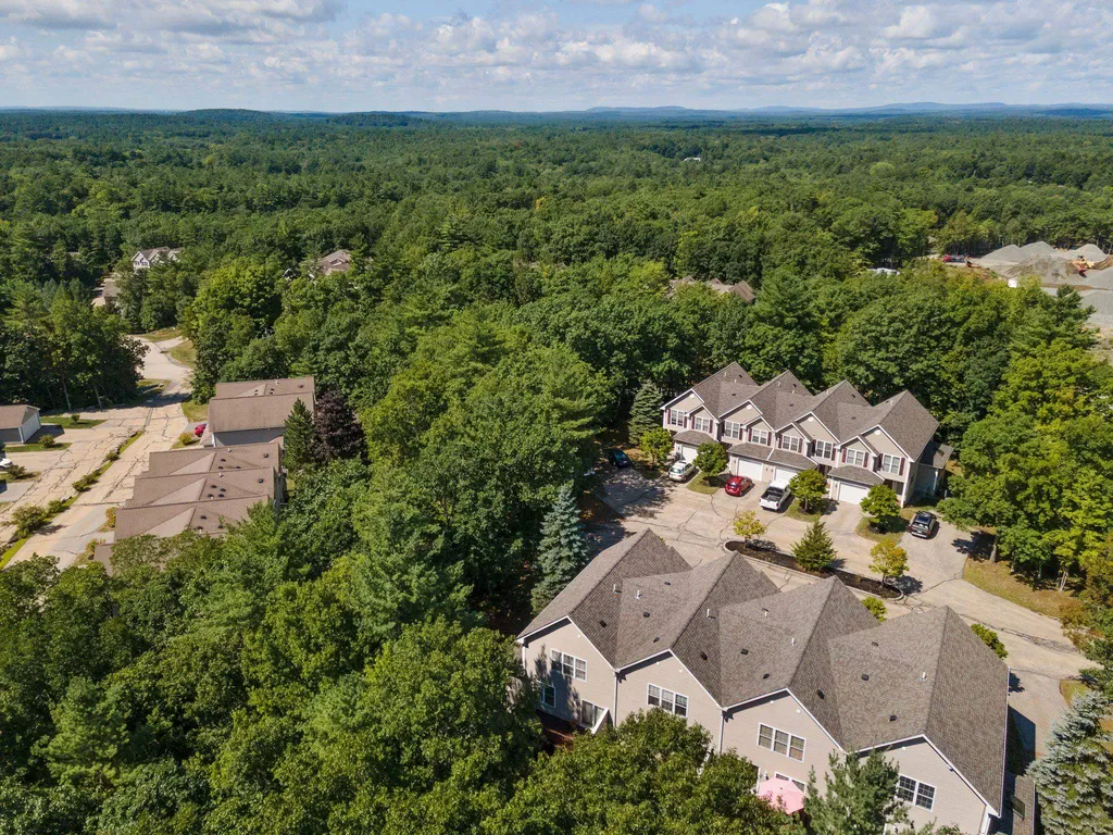 25 Lilac Lane Newmarket NH 03857
