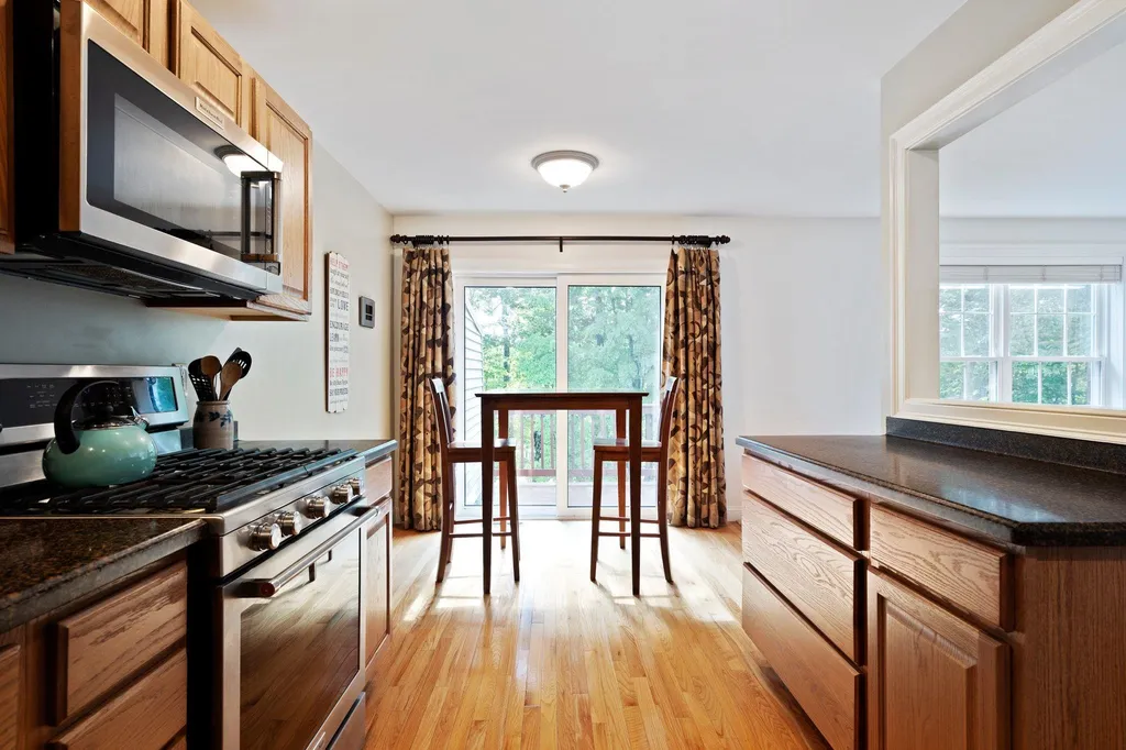 25 Lilac Lane Newmarket NH 03857