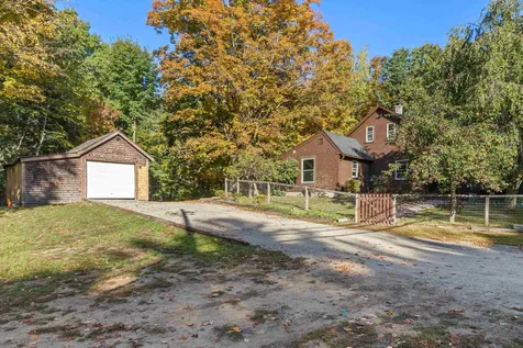 90 Peaslee Crossing Road Newton NH 03858