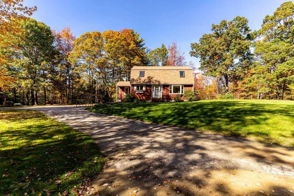 47 Tebbetts Road Rochester NH 03867