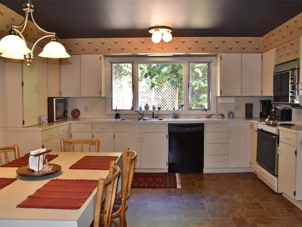 6 Crescent Road Burlington VT 05401
