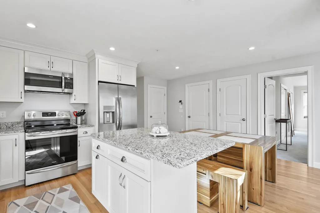 3 Firenze Way Salem NH 03079