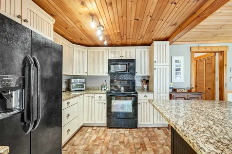 93 Bay Street Wolfeboro NH 03894