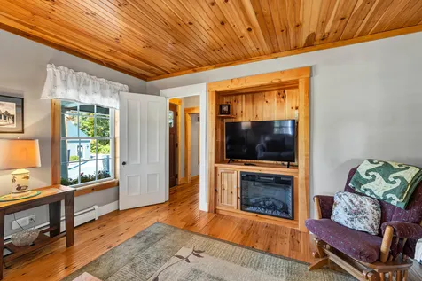 93 Bay Street Wolfeboro NH 03894