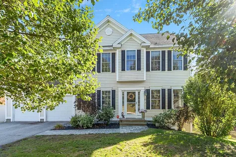 17 Pond Road Raymond NH 03077