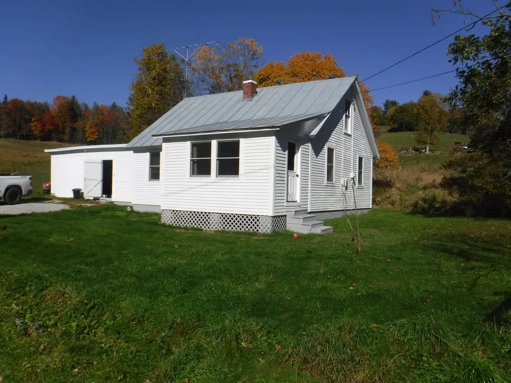 4 Schoolhouse Road Topsham VT 05076