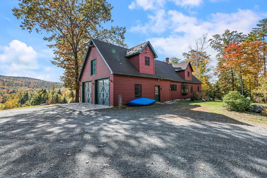 203 Barton Road Croydon NH 03773
