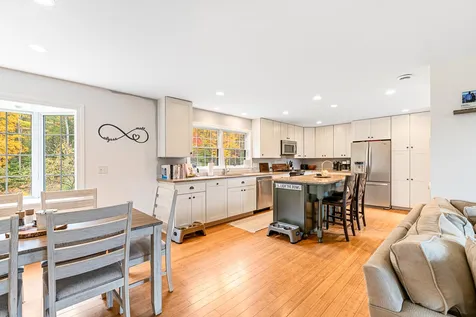 203 Barton Road Croydon NH 03773