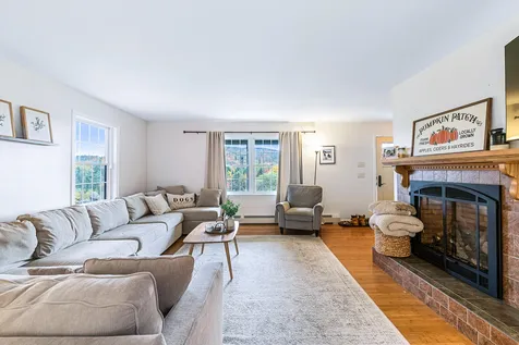 203 Barton Road Croydon NH 03773