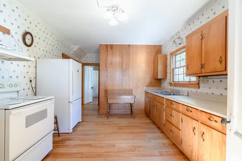 49 Good Place Hardwick VT 05843