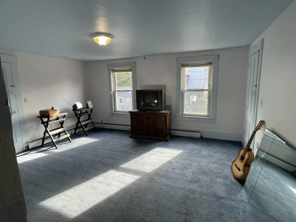 72 Clinton Street Laconia NH 03246