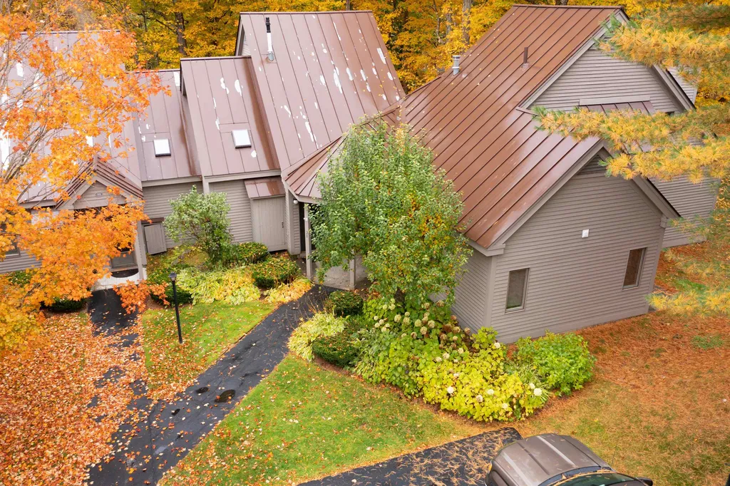90 Kingfisher Road Hartford VT 05059